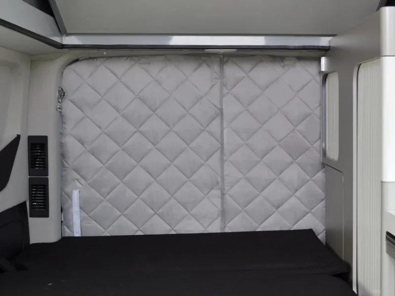 Innenansicht eines mit der Clairval Thermicamp® DOOR ausgestatteten Kastenwagens